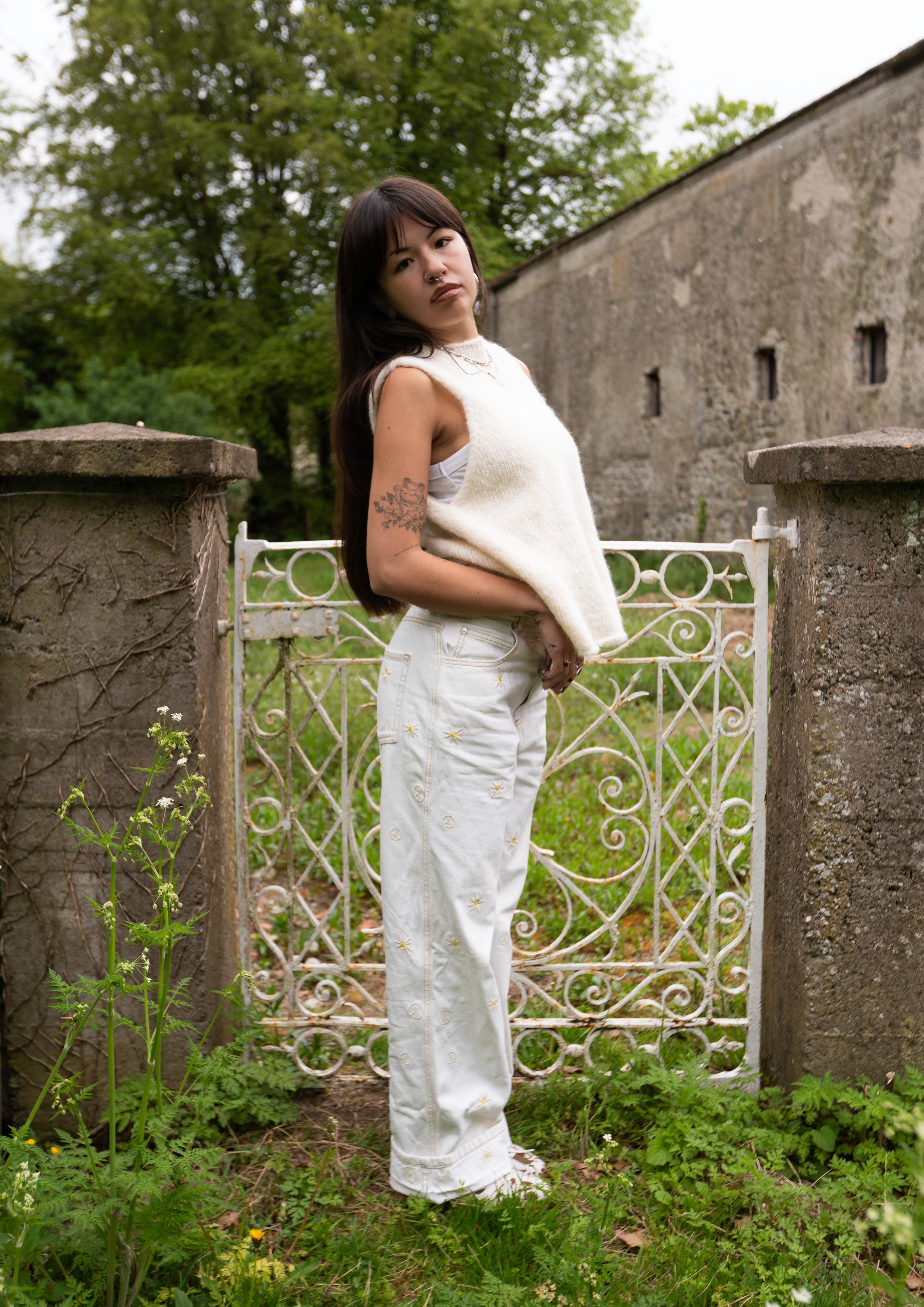 SNOW • SLEEVELESS • KNIT TOP