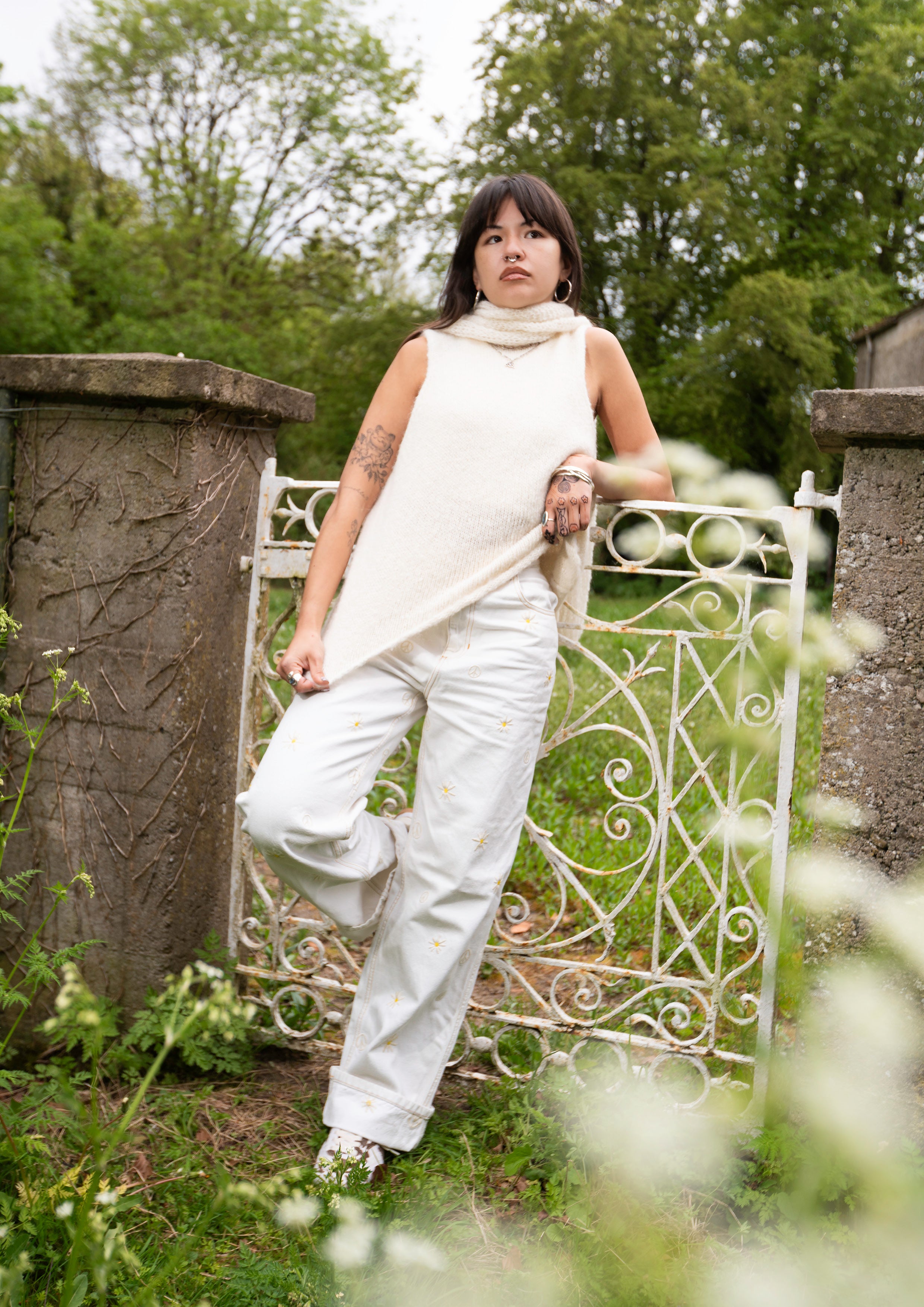 SNOW • SLEEVELESS • KNIT TOP