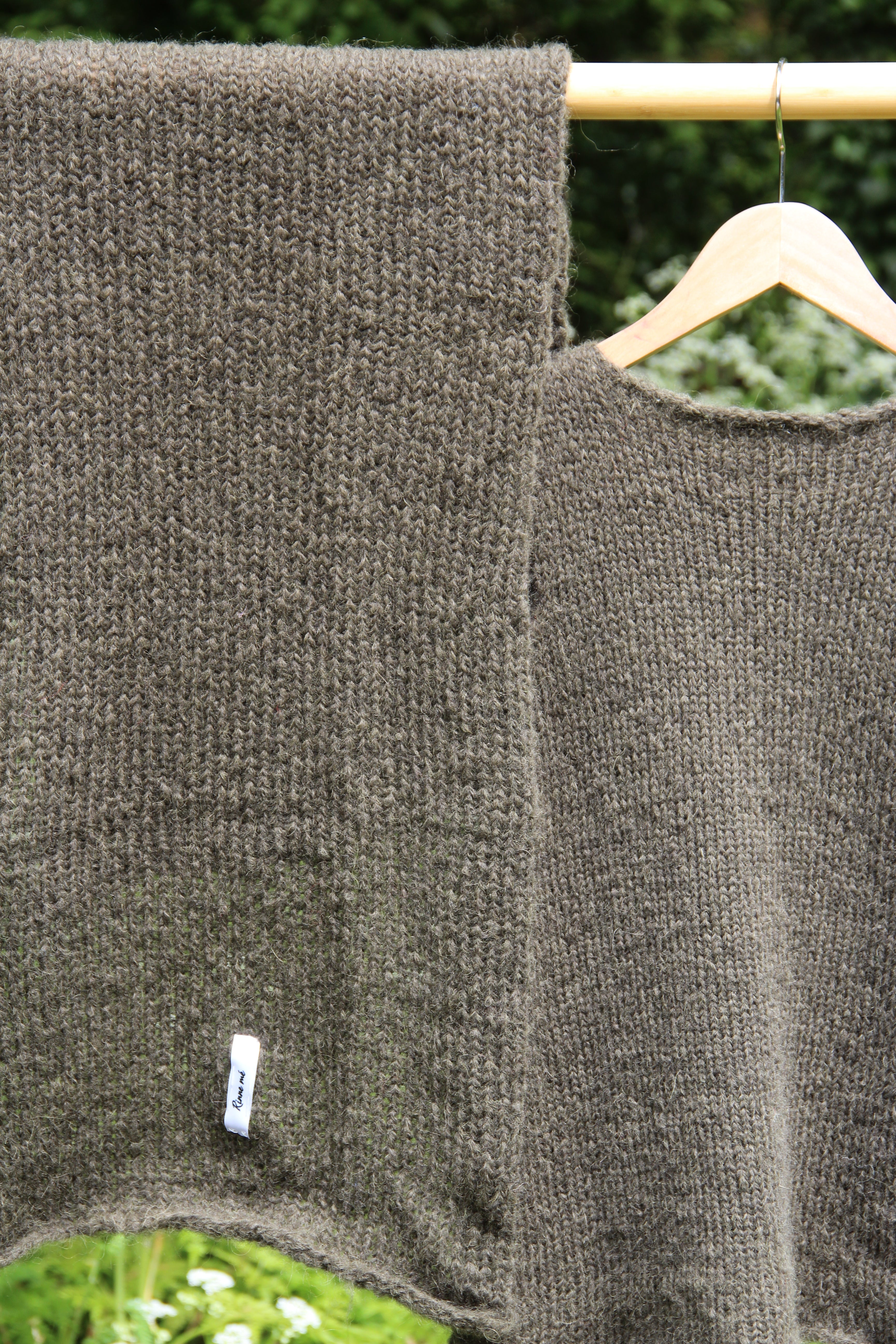 OLIVE • SLEEVELESS • KNIT TOP