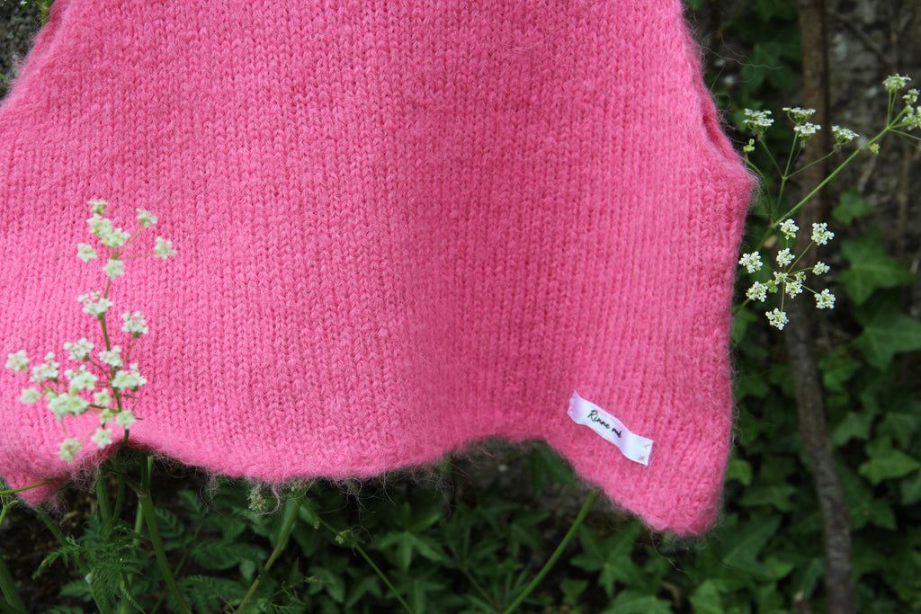 FLAMINGO • SLEEVELESS • KNIT TOP
