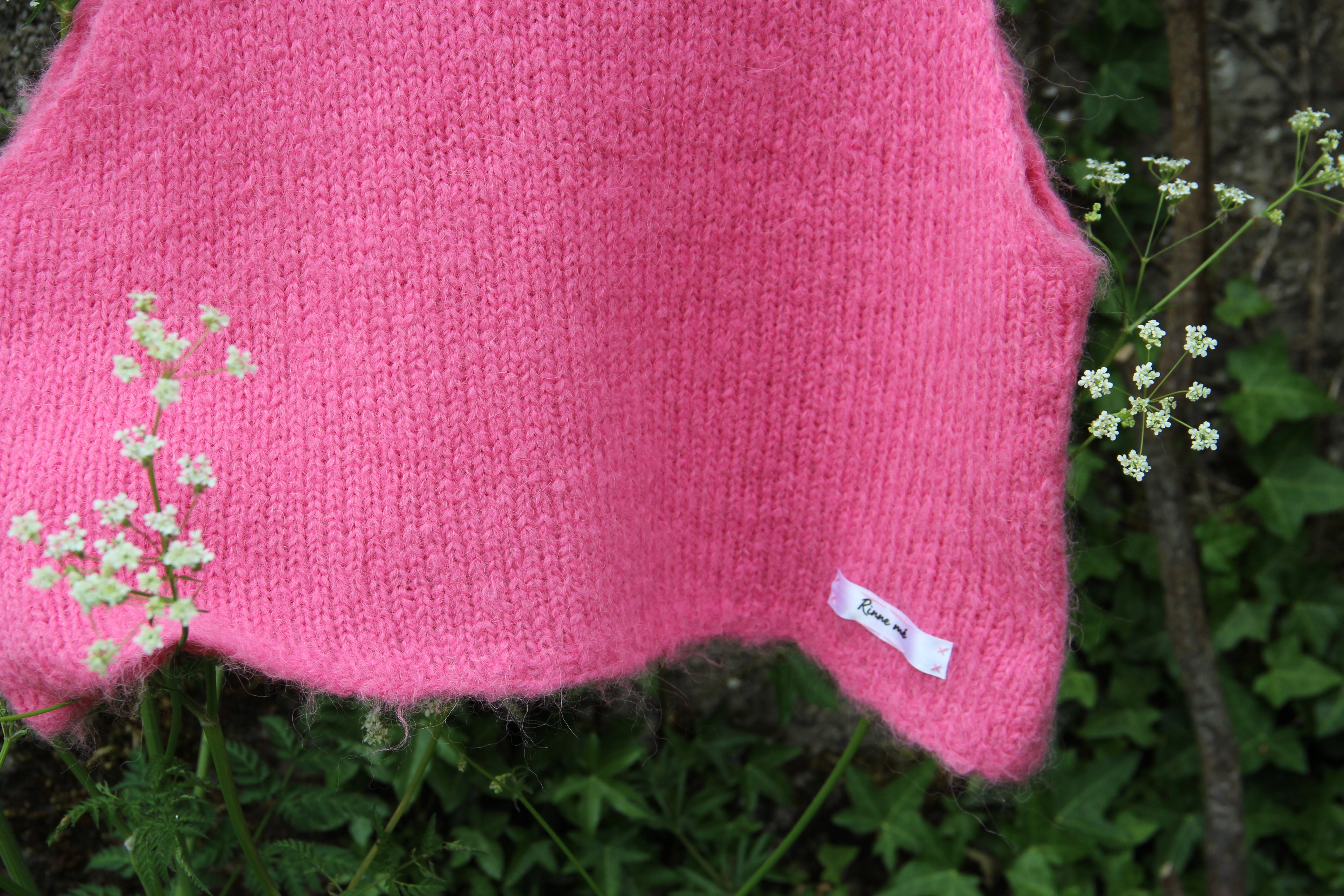 FLAMINGO • SLEEVELESS • KNIT TOP