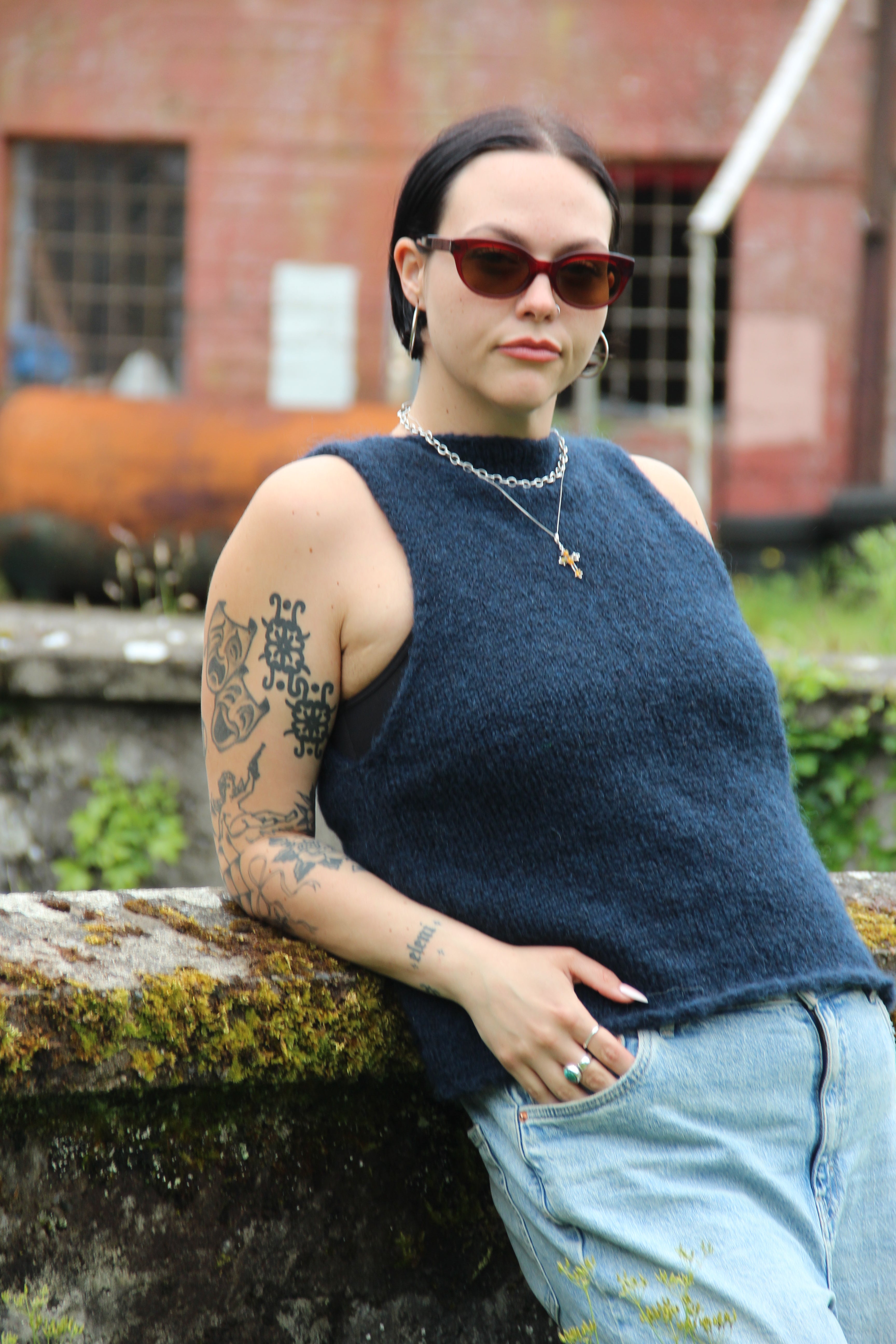 OÍCHE • SLEEVELESS • KNIT TOP