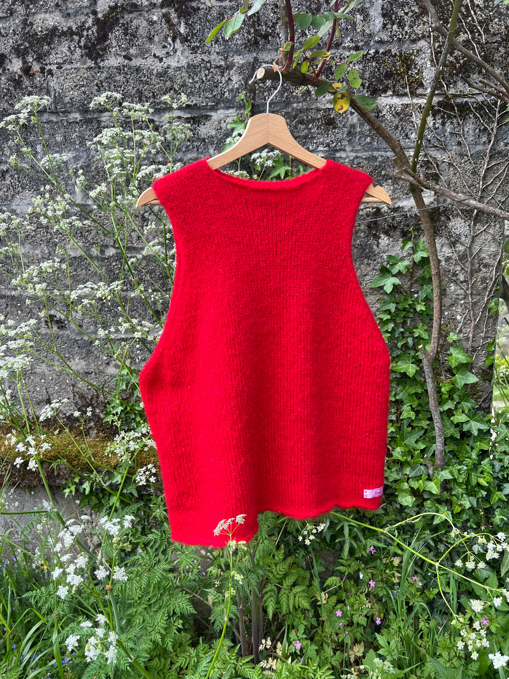 CHILLI • SLEEVELESS • KNIT TOP