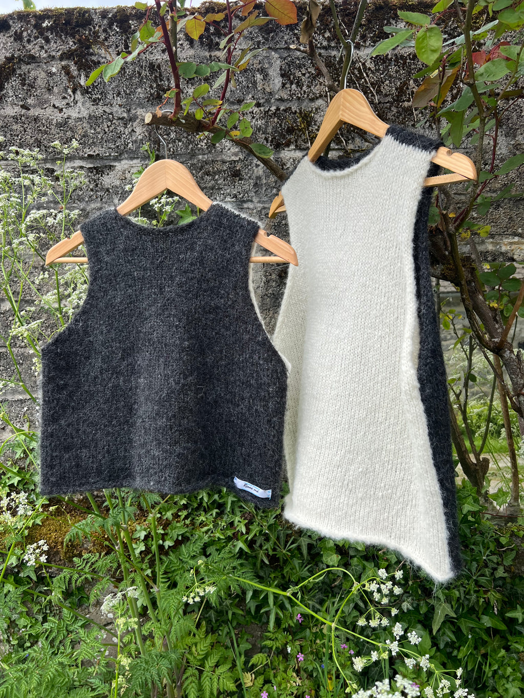SNOW X PEPPER • SLEEVELESS • KNIT TOP
